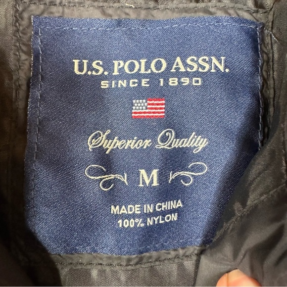 U.S. Polo Assn Channel Side Knit Black Puffer Jacket Size Medium - Picture 7 of 8